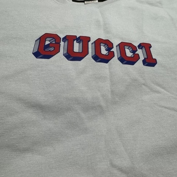 Gucci logo t-shirt - size small , oversized (fits like medium) - Picture 2 of 3
